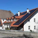 Kiostermühle - Parkplätze, Spielplatz, Biergarten, Badesee, E-auto Ladepunkt *