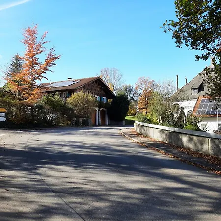 Kiostermuehle - Parkplaetze, Spielplatz, Biergarten, Badesee, E-auto Ladepunkt Irsee