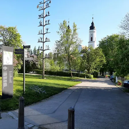 Kiostermuehle - Parkplaetze, Spielplatz, Biergarten, Badesee, E-auto Ladepunkt * Irsee