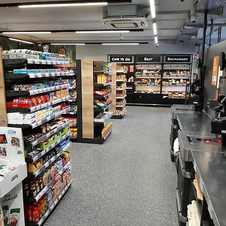 Kiostermuehle - Parkplaetze, Spielplatz, Biergarten, Badesee, E-auto Ladepunkt Irsee
