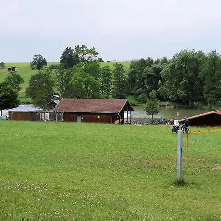 Kiostermuehle - Parkplaetze, Spielplatz, Biergarten, Badesee, E-auto Ladepunkt